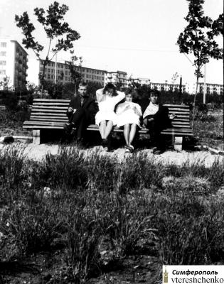 Прикрепленное изображение: Возле больницы №6 - 1966..jpg